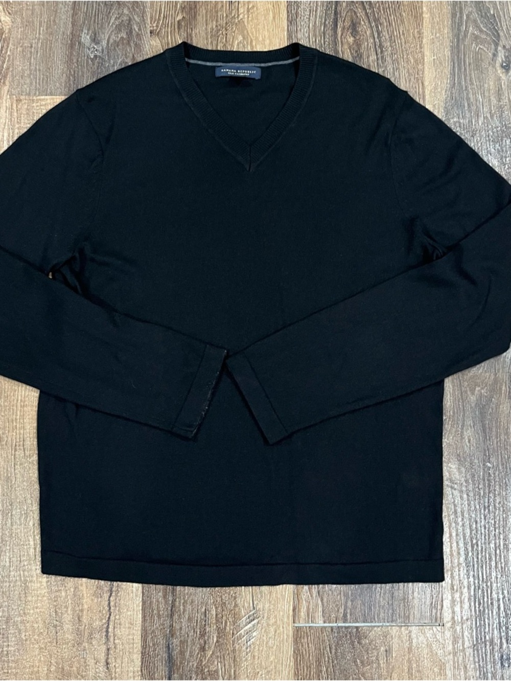 Banana Republic Sweater Mens Medium Silk Cashmere V Neck Pullover Lightweight